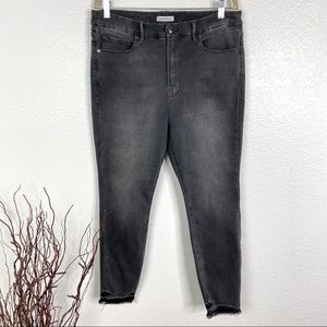 GOOD AMERICAN Good Legs Crop Jeans